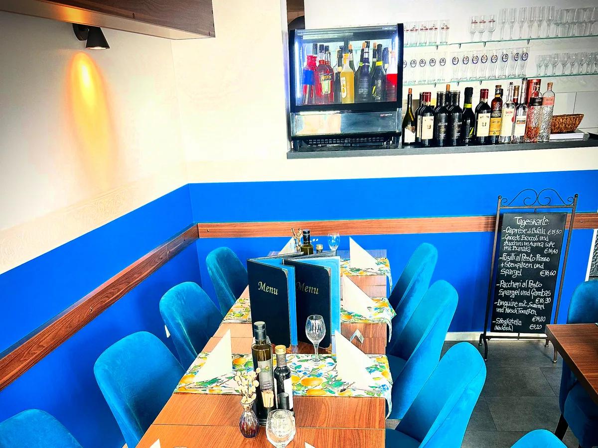 Gedeckter Tisch im Gastraum von La Pasteria